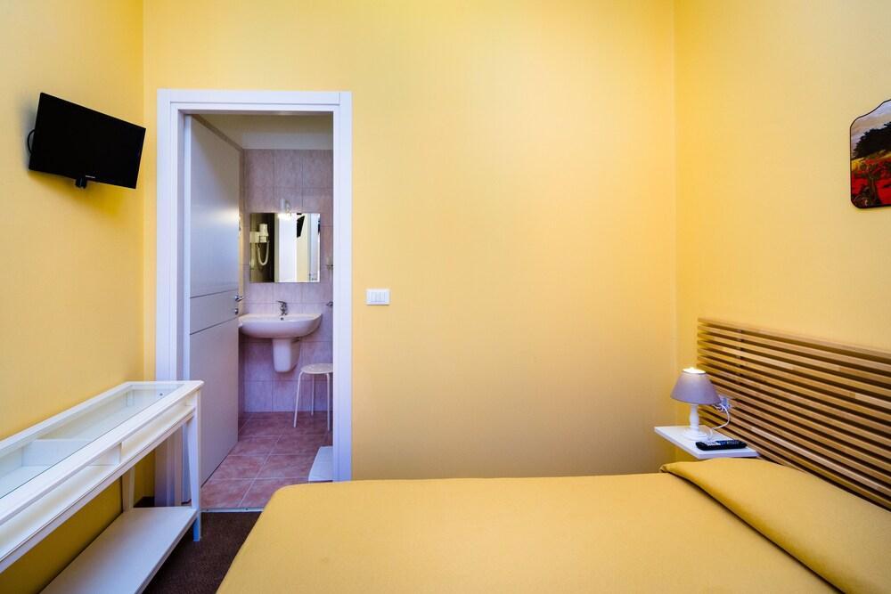 Hotel Boccascena ジェノヴァ エクステリア 写真