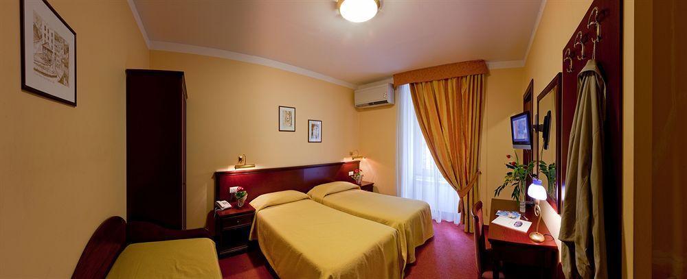 Hotel Boccascena ジェノヴァ エクステリア 写真