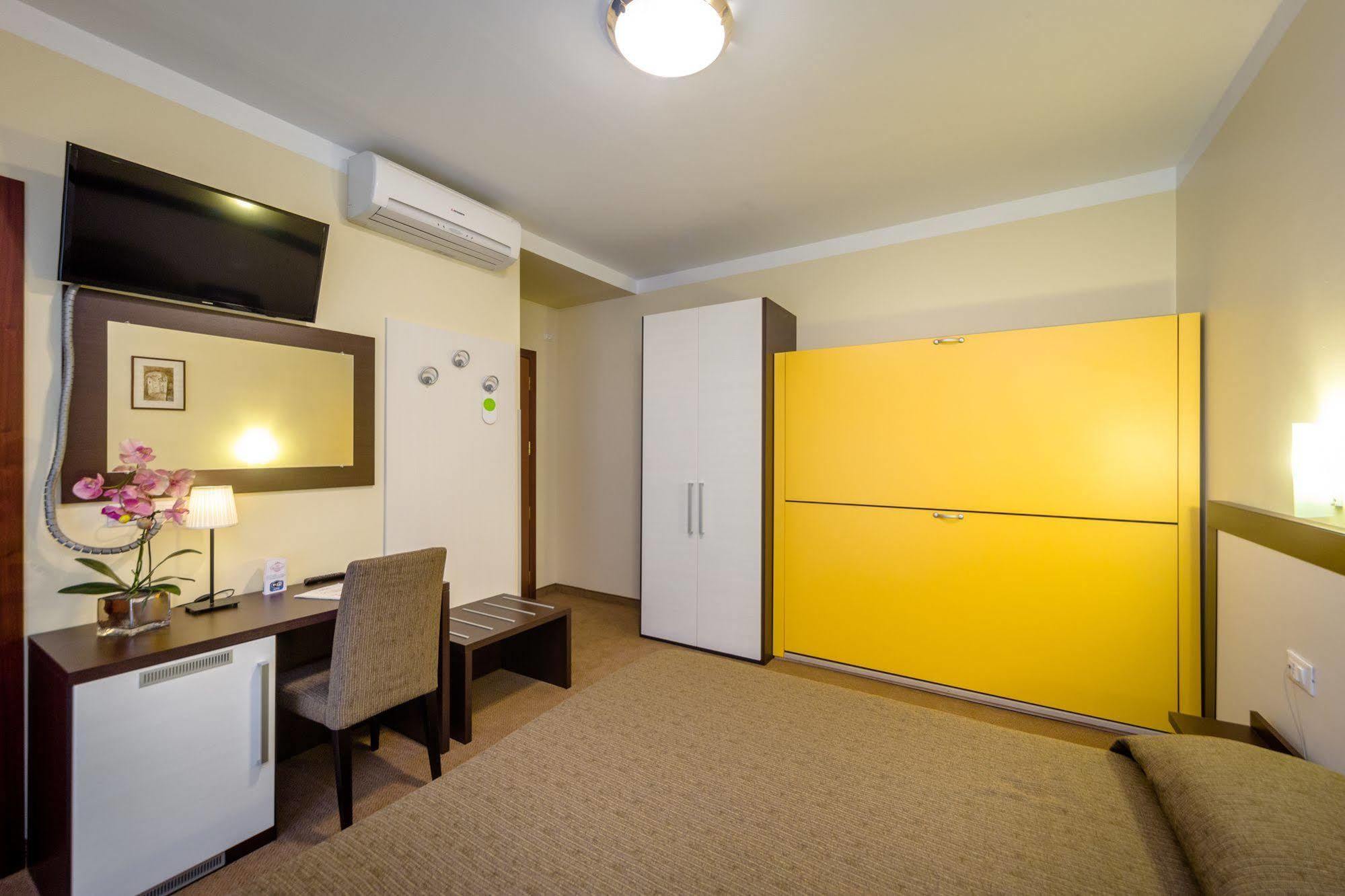 Hotel Boccascena ジェノヴァ エクステリア 写真