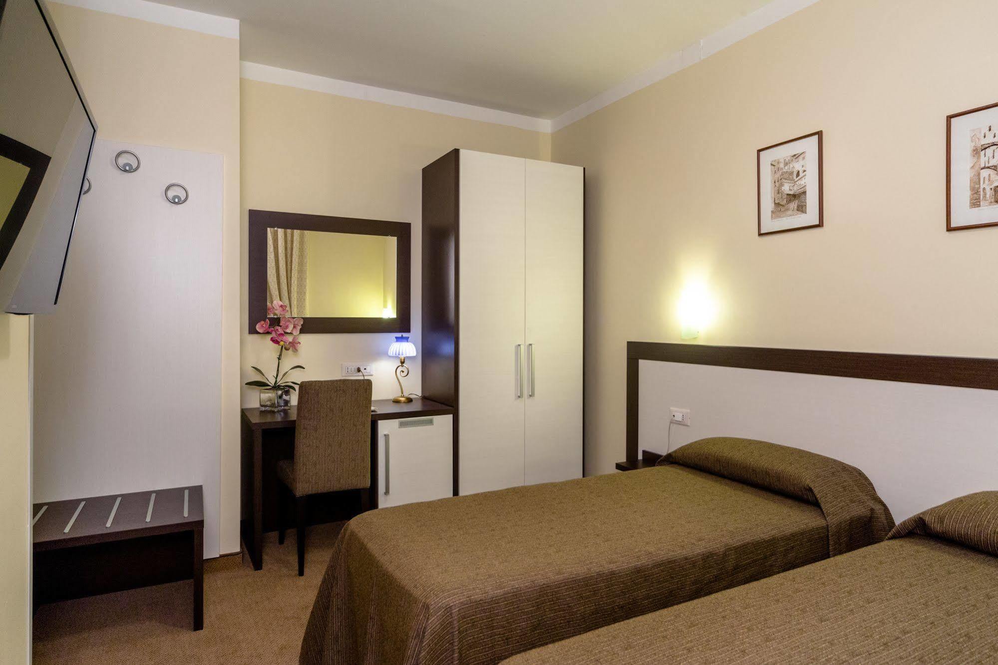 Hotel Boccascena ジェノヴァ エクステリア 写真