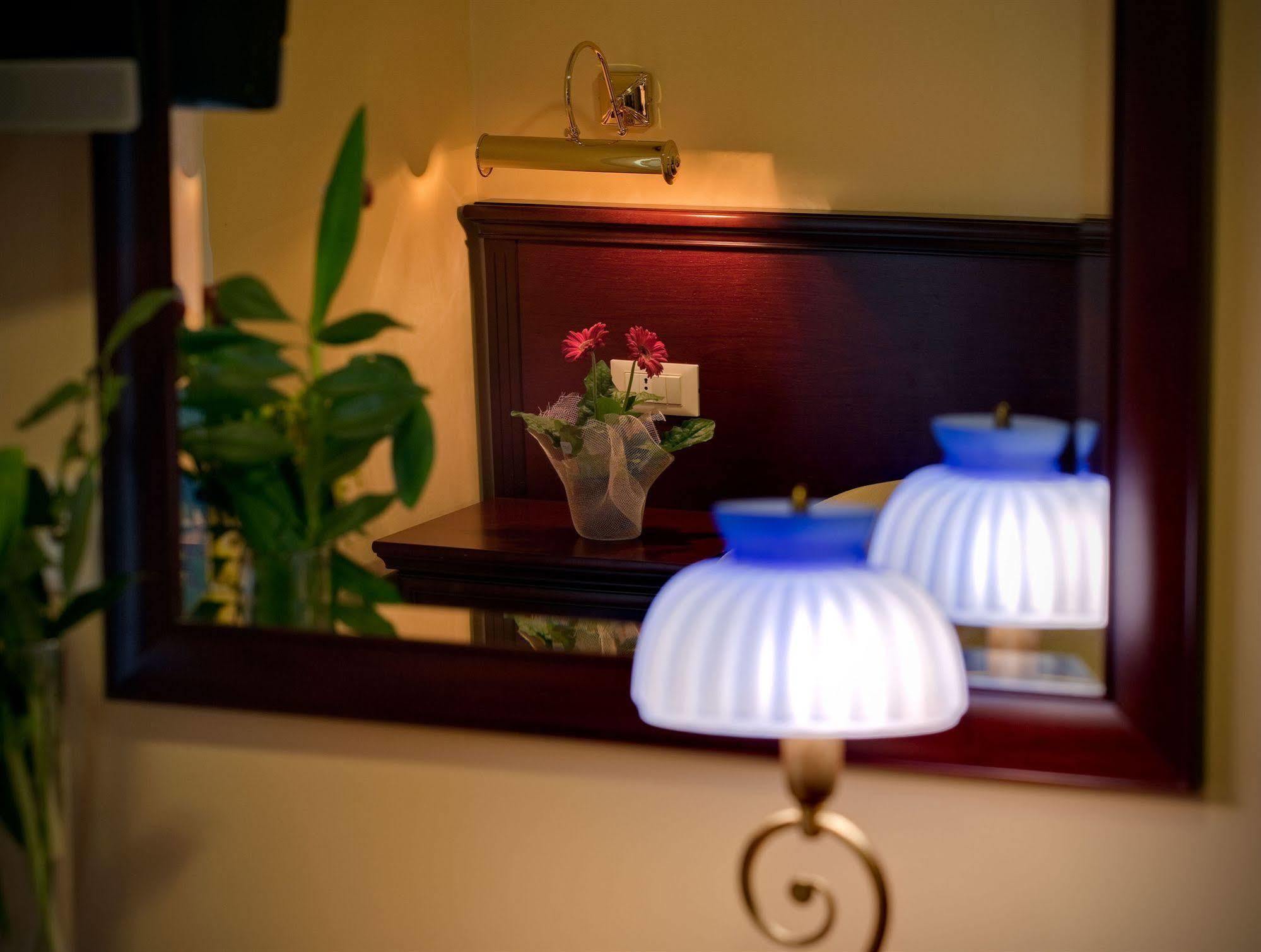 Hotel Boccascena ジェノヴァ エクステリア 写真